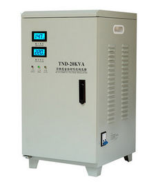 Estabilizador automático 5kva da tensão da série do TND, C.A. 3 elevada precisão do regulador de tensão 220v da fase