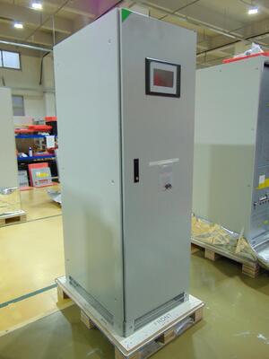 PE iND IIl ((S6000-31G) 3/1P 110/ 220Vdc 10-200kVA UPS industrial em linha com tensão de entrada 380V/400V